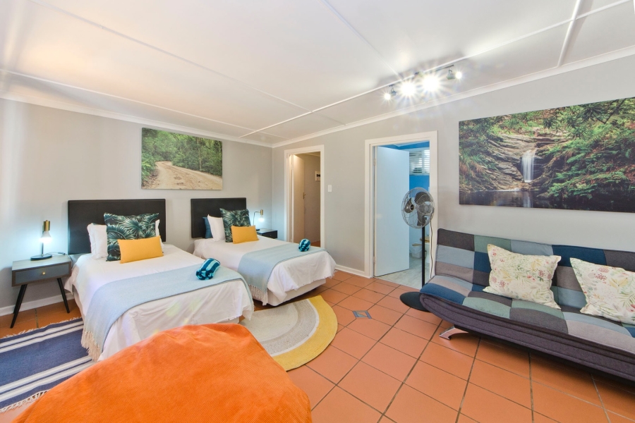 8 Bedroom Property for Sale in Leisure Isle Western Cape